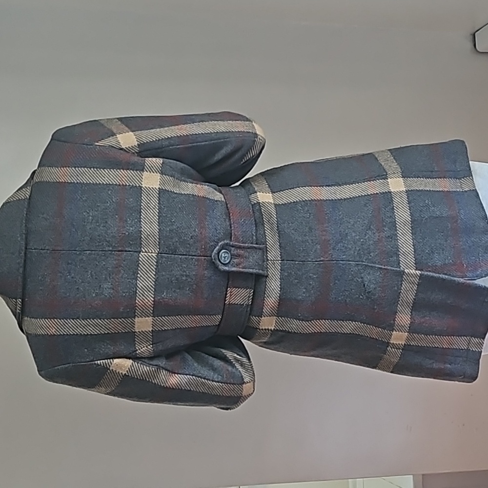 Wool coat. - Picture 2 of 4